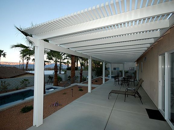 Huge entertaining patio