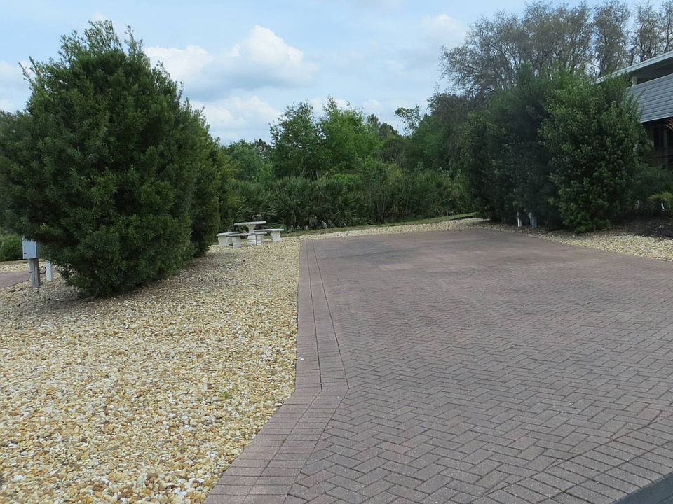 2nd image of 2427 Saint George Dr