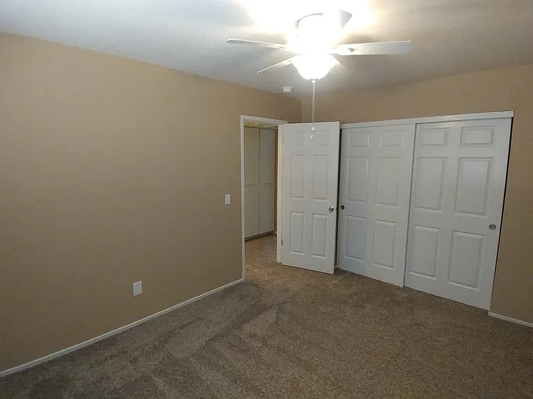 1435 Willis St — Photo 10