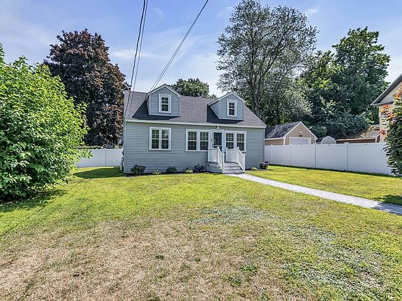 3rd image of 90 Gilbert St