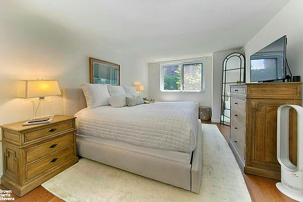 Rented by Brown Harris Stevens | media 3