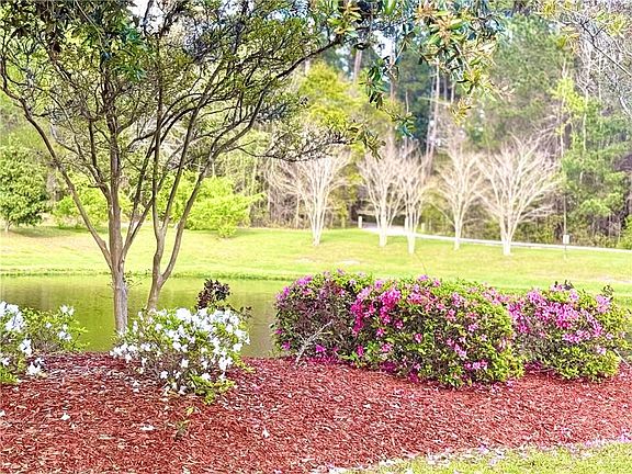 3rd image of 691 Elissa Ln