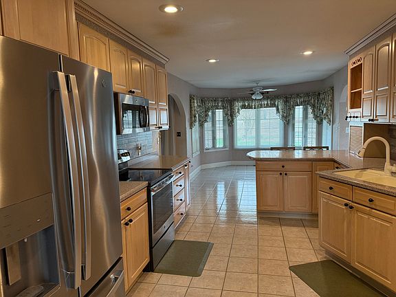 5th image of 810 New Day Way