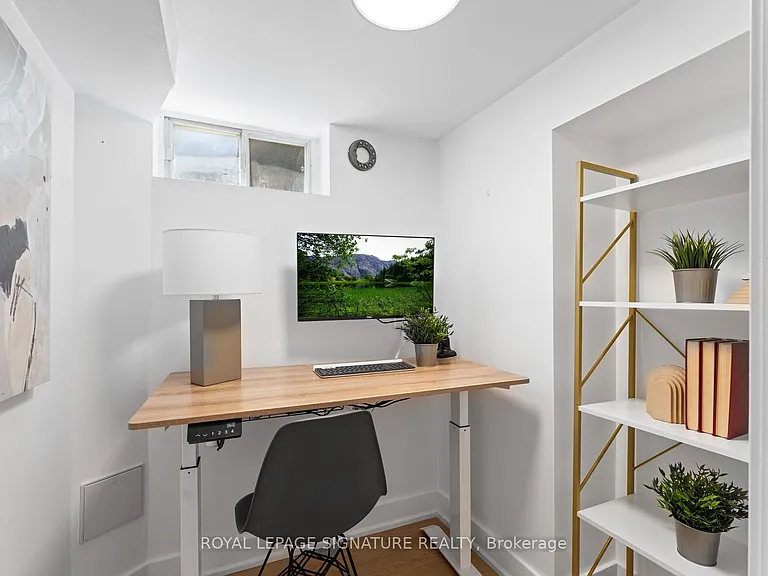 1342 Victoria Park Ave — Photo 24