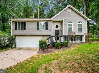 8373 Lake Dr, Snellville, GA 30039