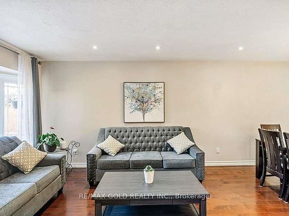5th image of 573 Burnett Ave