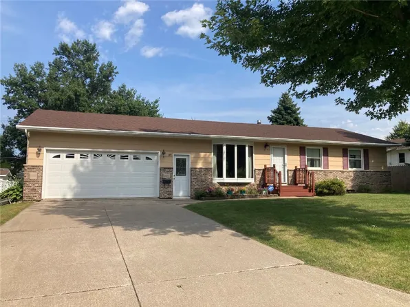 1402 H Ave, Vinton, IA 52349
