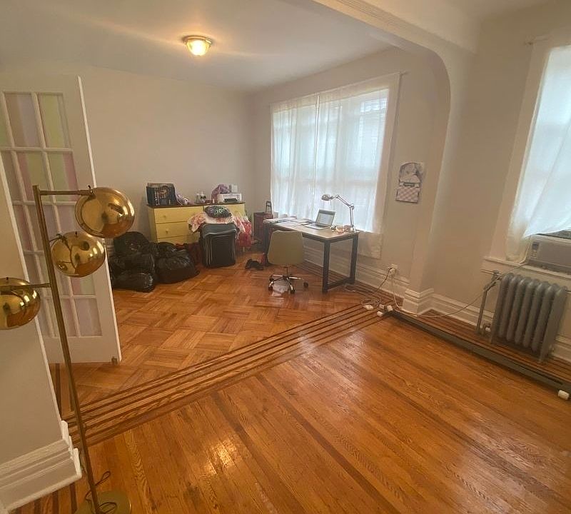 2nd image of 2729 Matthews Ave #2B