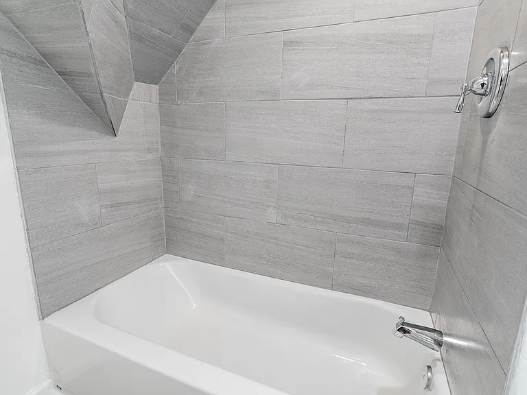 129 S Coles Ave — Photo 17