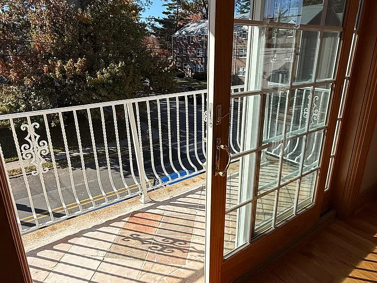 814 Vine St #2 — Photo 6