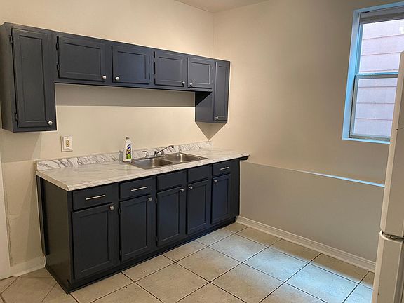 5th image of 3019 1/2 Saint Philip St