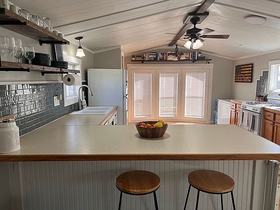 5th image of 1735 Rhoda St