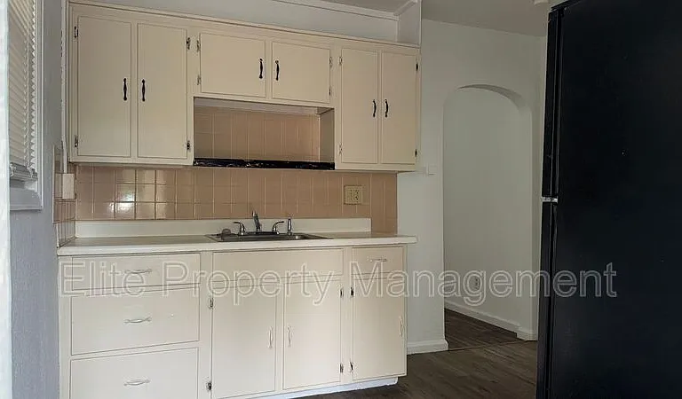 200 W Arroyo Ave #B — Photo 2