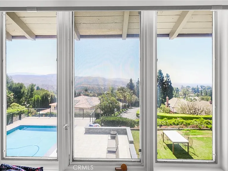 11172 Hunting Horn Dr — Photo 21