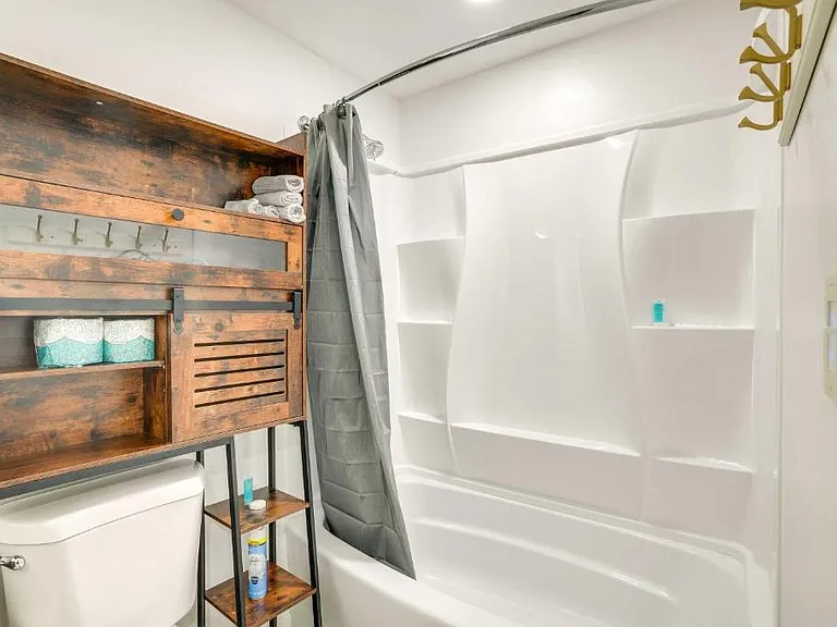 68 Skunk Hollow Ln #B — Photo 4