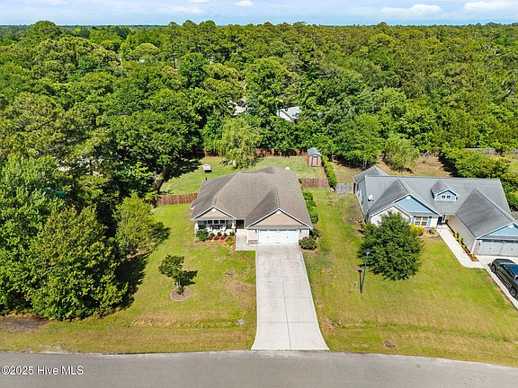 4th image of 103 Hawksbill Drive