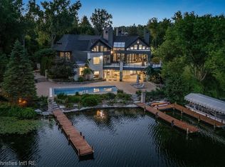 4912 Oakwood Ct, Commerce Township, MI 48382