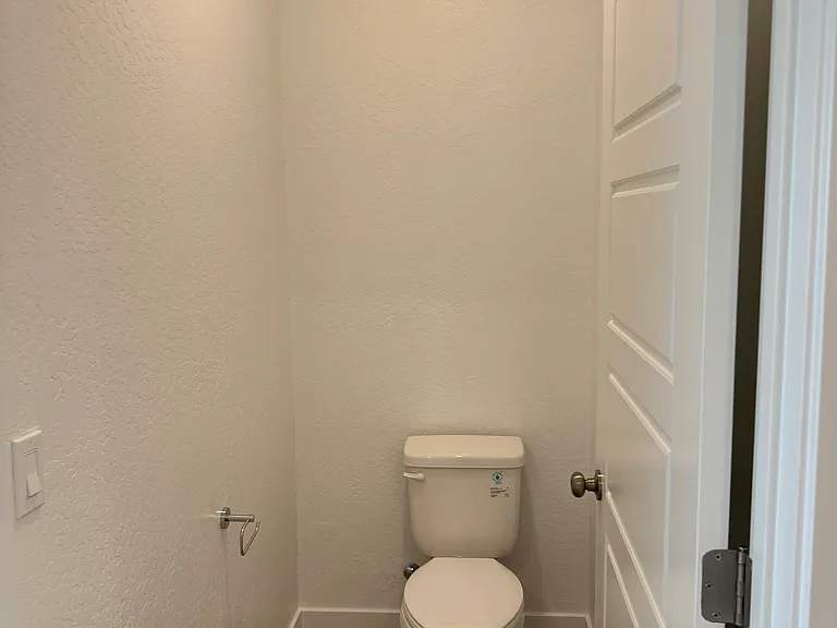 4489 N Phoenix Ave — Photo 7