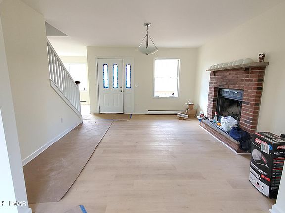 4th image of 320 Canterbury Rd
