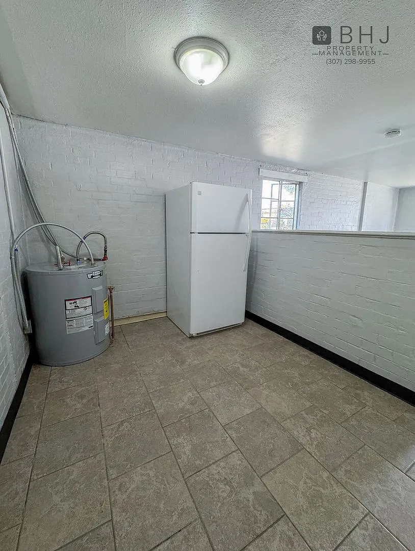 1216 N Gould — Photo 4