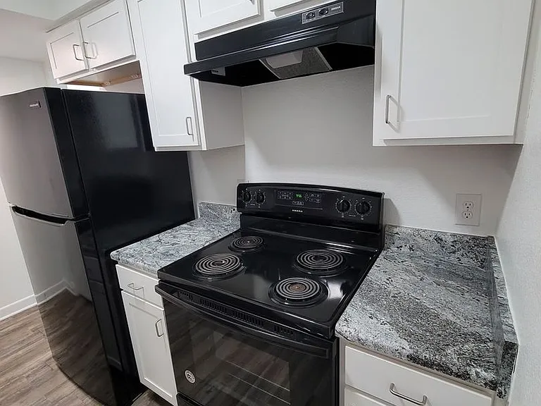 The Village Residences — Photo 38