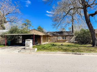 2408 N Thompson St, Conroe, TX 77303