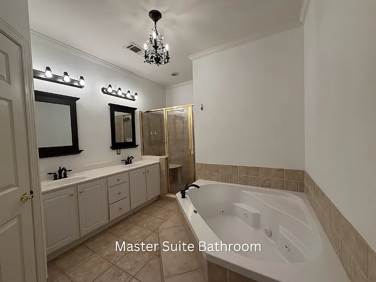 1510 Liberty Ln — Photo 12