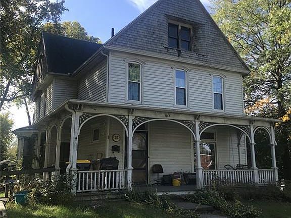 3rd image of 108 W Market St