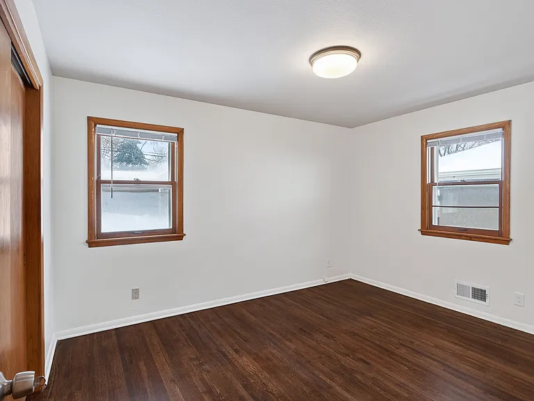 Another view without virtual staging!