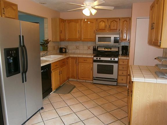 4th image of 414 Stone Quarry Dr