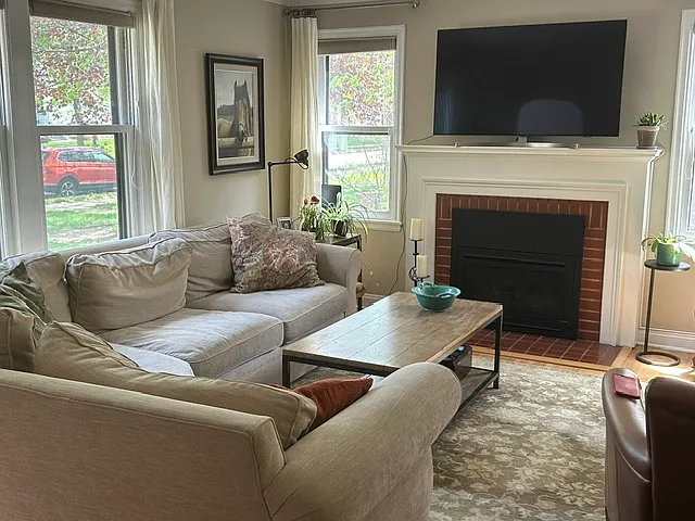 5708 Elliot Ave — Photo 3