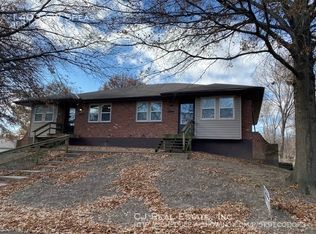 1403 SW Speas Dr, Blue Springs, MO 64014