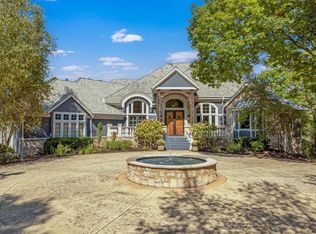 35320 Pabst Ct, Oconomowoc, WI 53066