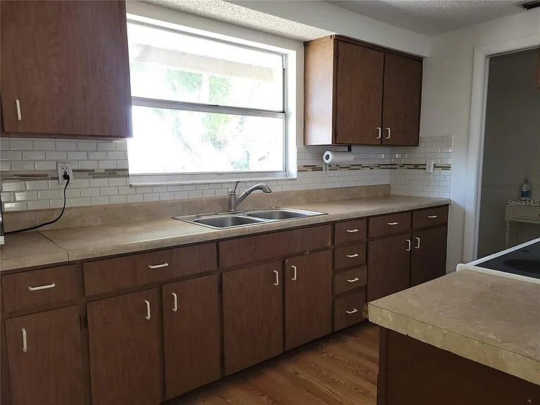 6430 Lomand Ave — Photo 6