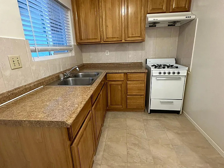 61 S Vinedo Ave #6 — Photo 13