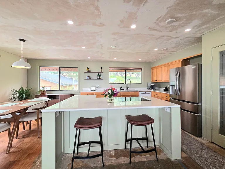 2211 NW Cascade Ave — Photo 13