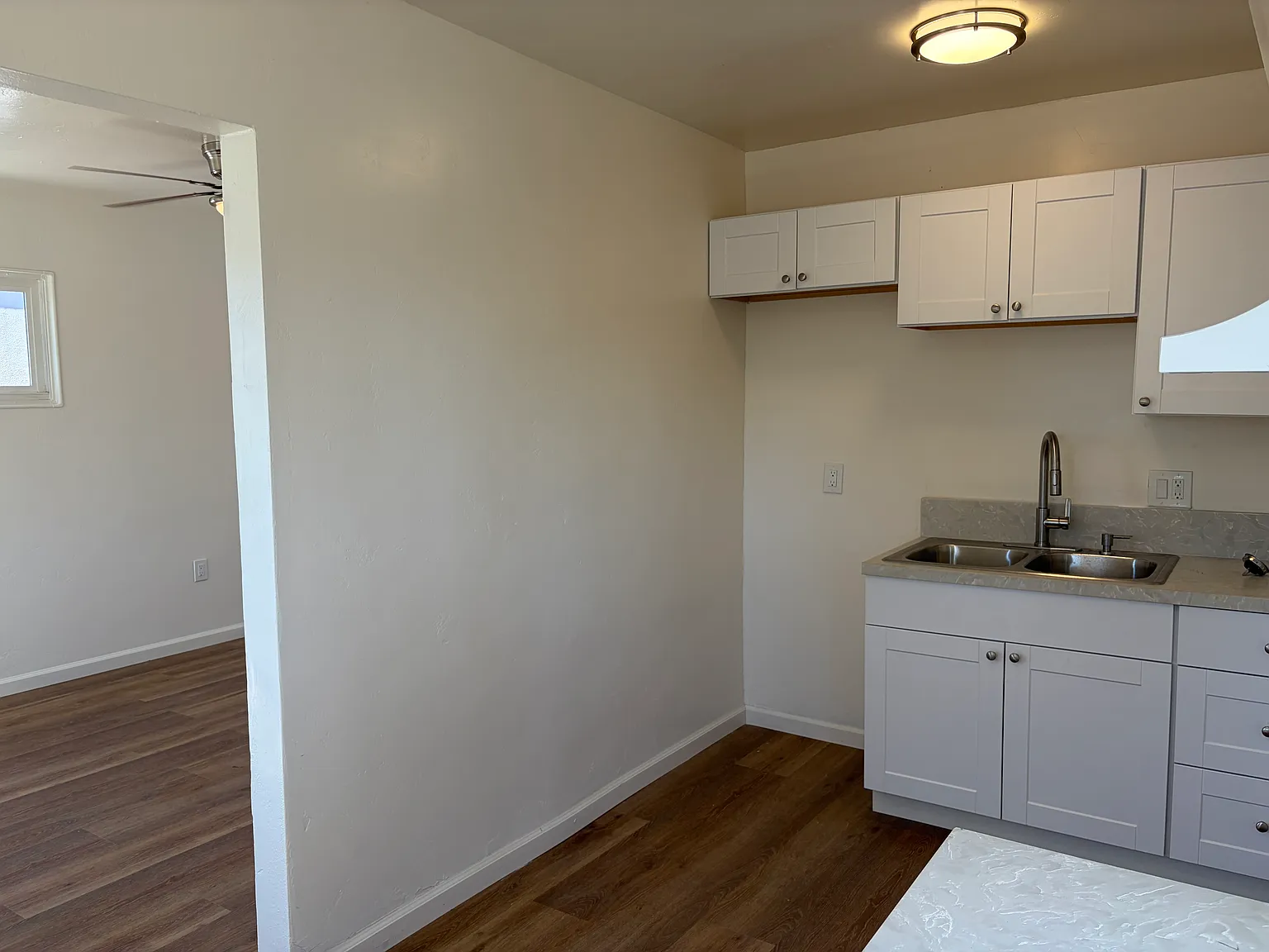2 bed, 700 sqft, $2,600 — Photo 4