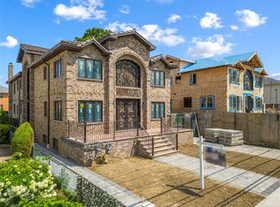 1633 166th St, Whitestone, NY 11357