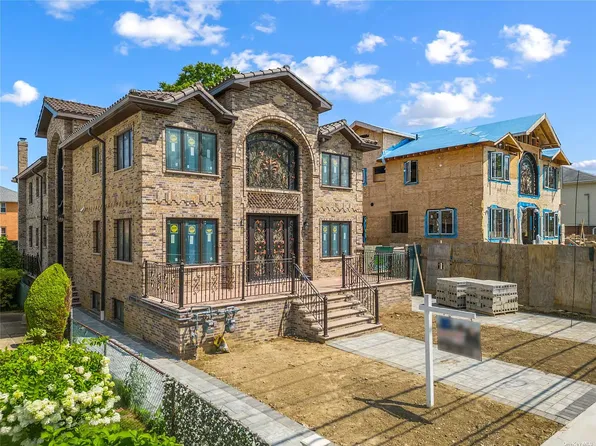 1633 166th St, Whitestone, NY 11357