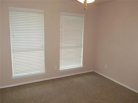 5th image of 317 Riverwalk Dr