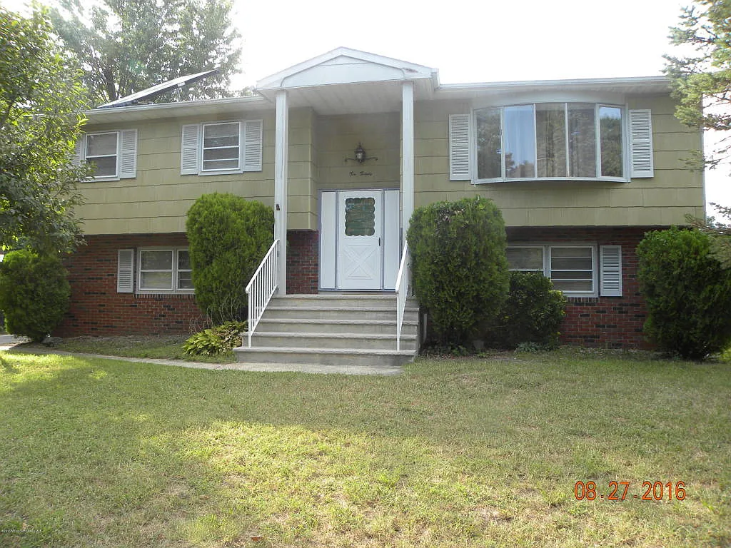 1020 Pacific Ave photo 1