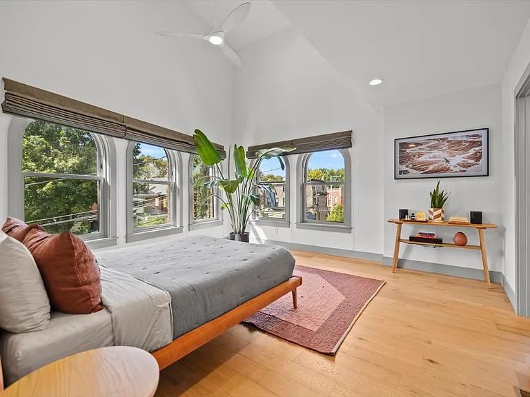 800 Highland St — Photo 11