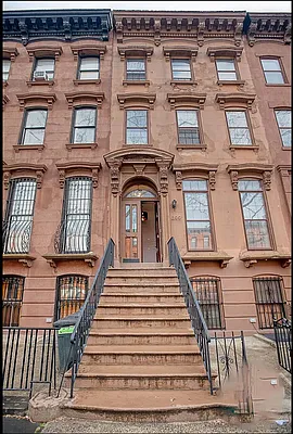 Rented by Coroi Corp | media 10