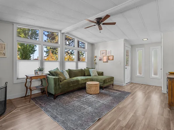 61099 Chuckanut Dr, Bend, OR 97702