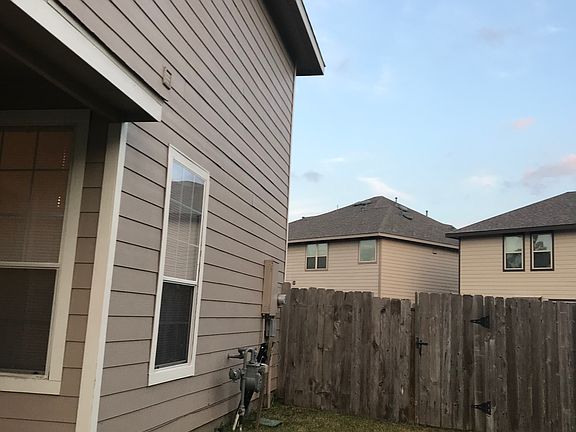 Side entrance to Back Yard