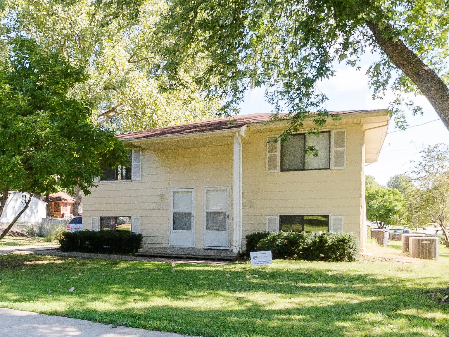 4501 S Union St — Photo 2