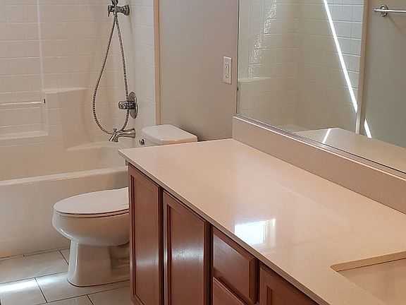 5th image of 1025 Peaceful Glen Ct