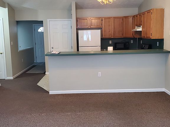 4th image of 3613 Newcastle Dr SE #B