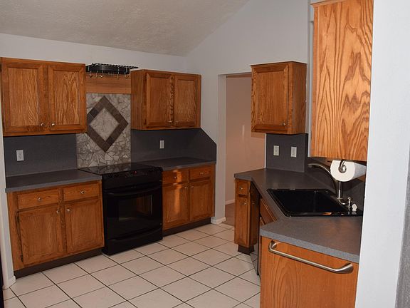4th image of 507 Country Ln