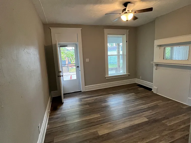 149 N Guilford Ave — Photo 12